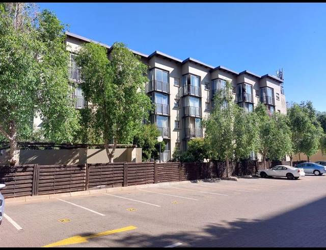 1 BEDROOM APARTMENT FOR SALE IN BRAAMFONTEIN
